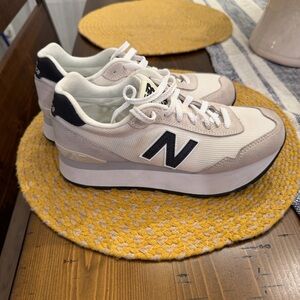 New Balance Women's Cream & Black Platform Runner